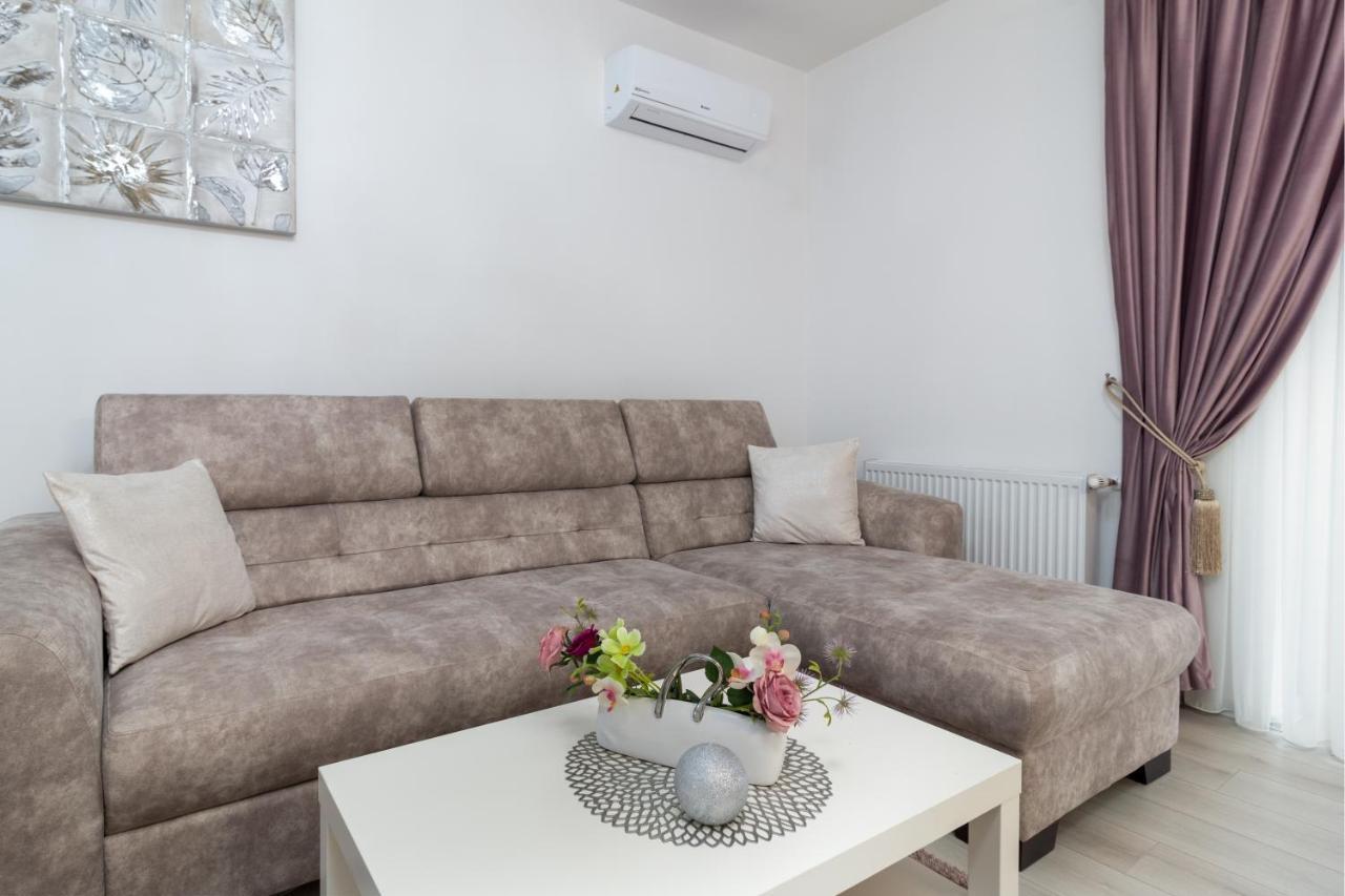 Premier Apartment Oradea Exterior foto
